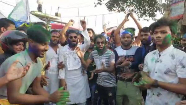 আবেগে ভাসলেন নওশাদ, কর্মী-সমর্থকদের দিলেন বার্তা আবেগে ভাসলেন নওশাদ, কর্মী-সমর্থকদের দিলেন বার্তা