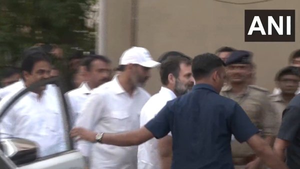 পটনায় মামলা দায়ের করেছিলেন সুশীল মোদী