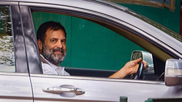 আদালত থেকে বেরিয়ে যা বললেন... 