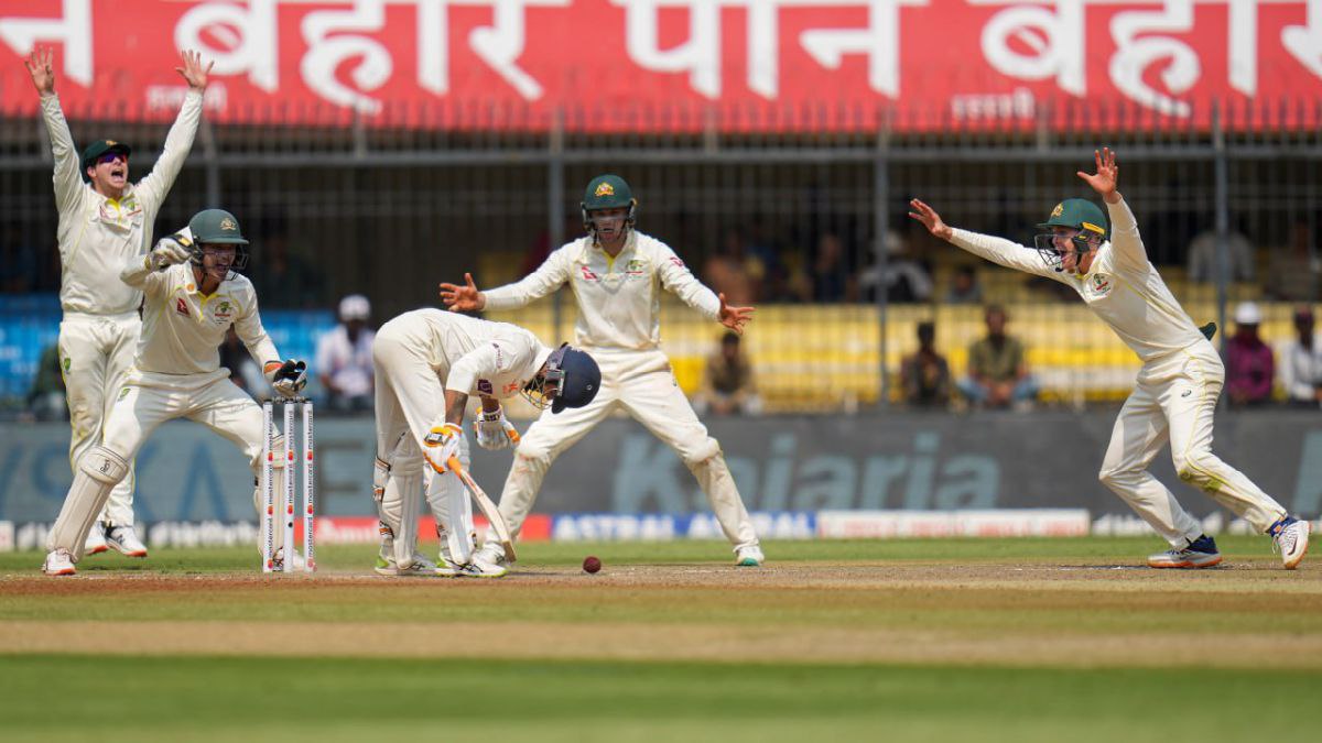 দ্বিতীয় সেশনে ভারতের ৪ উইকেট দ্বিতীয় সেশনে ভারতের ৪ উইকেট