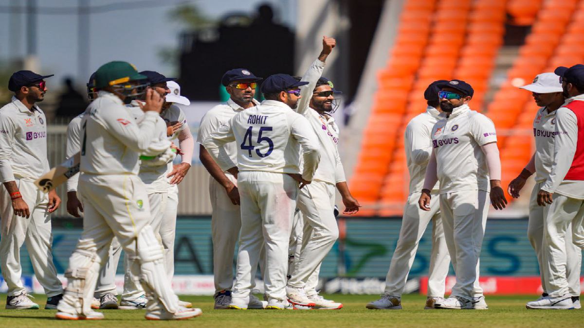 চা বিরতির পর স্মিথকে ফেরান জাদেজা চা বিরতির পর স্মিথকে ফেরান জাদেজা