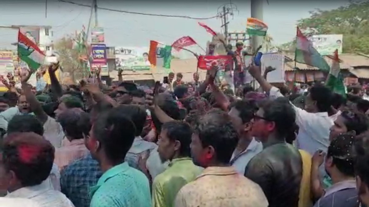 আইএসএফ প্রার্থীকে মনোনয়ন দেওয়ার মাশুল