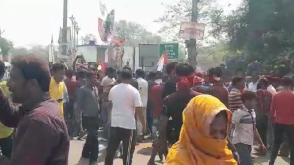 ধর্ম নিয়ে রাজনীতি করছে তৃণমূলও ধর্ম নিয়ে রাজনীতি করছে তৃণমূলও
