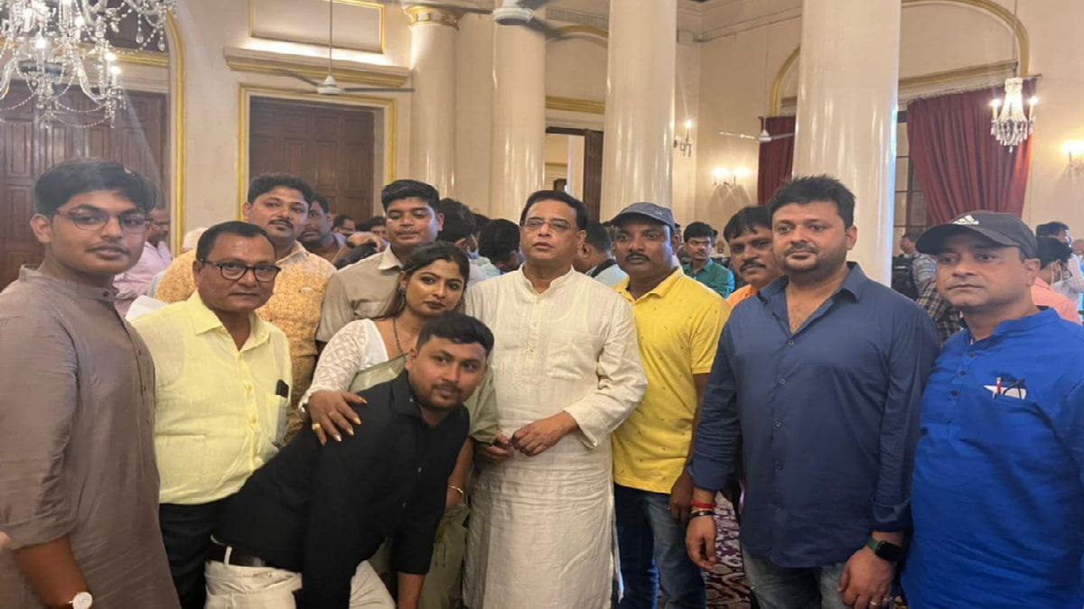 স্নেহাশিসের প্রতিক্রিয়া মেলেনি