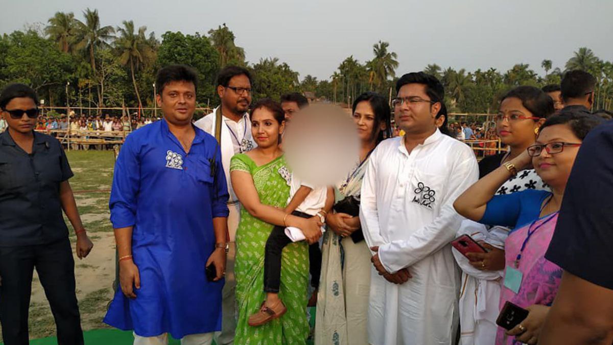 ছবি নিয়ে সরব বিরোধীরা