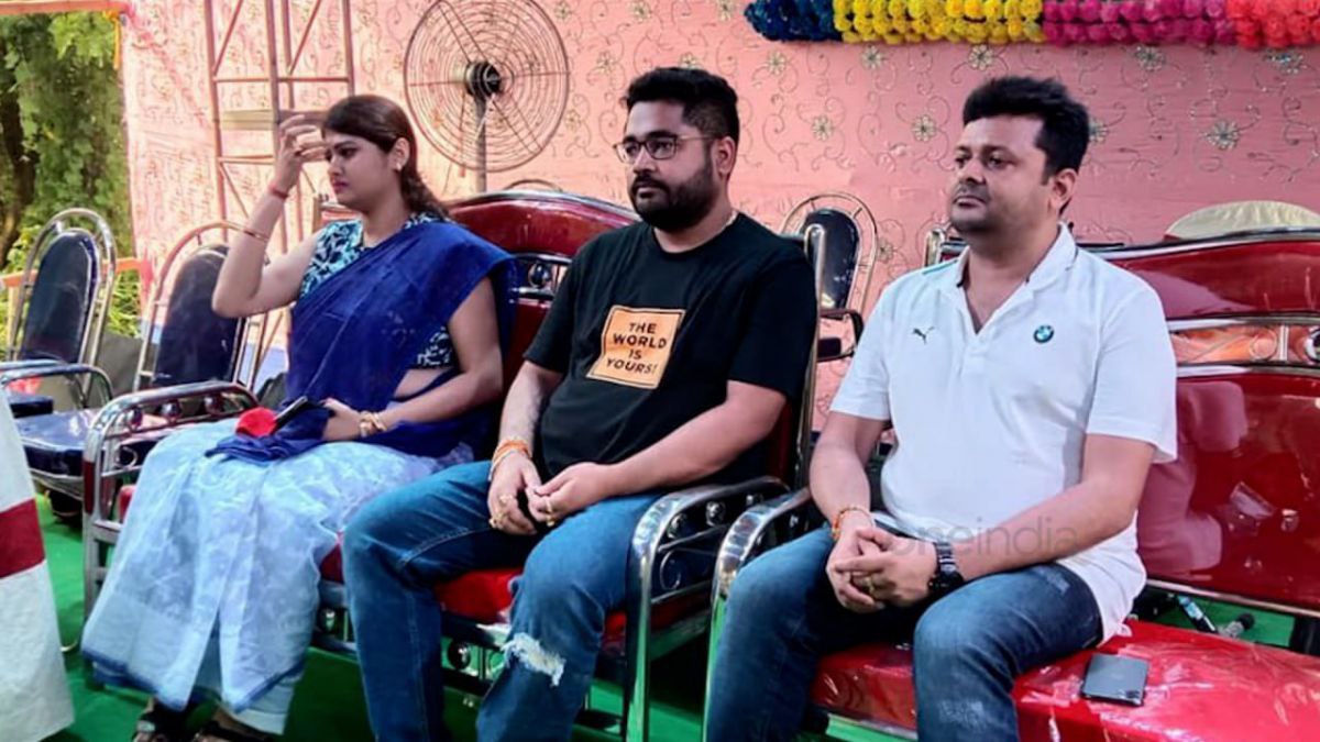 সমাজসেবী হিসেবে প্রতিষ্ঠা করার চেষ্টা কুন্তলের সমাজসেবী হিসেবে প্রতিষ্ঠা করার চেষ্টা কুন্তলের