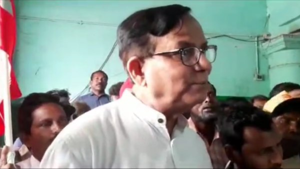 বড়ো নেতারা চুরির সুযোগ বুঝে এদল-ওদল করে