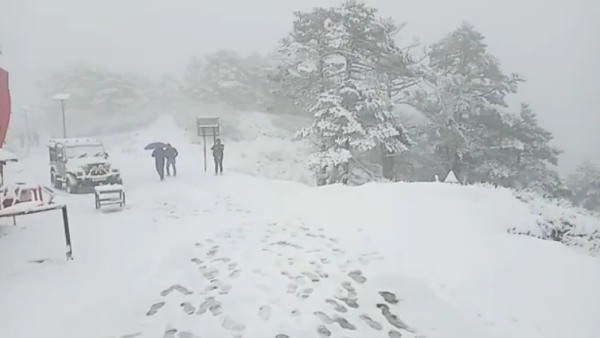 বসন্তেই শীতের আগমন দার্জিলিংয়ে, বিরল ঘটনা