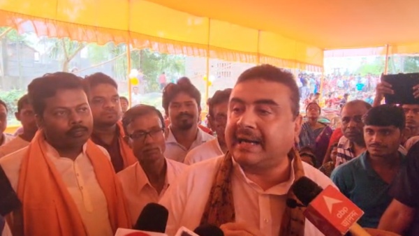 পিসি-ভাইপোর গুড বুকে থাকতে বাবাকে চোর সাজানো পিসি-ভাইপোর গুড বুকে থাকতে বাবাকে চোর সাজানো
