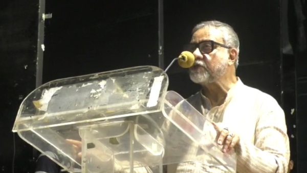 মুখ্যমন্ত্রী ও প্রধানমন্ত্রীর ফারাক বোঝালেন তাপস
