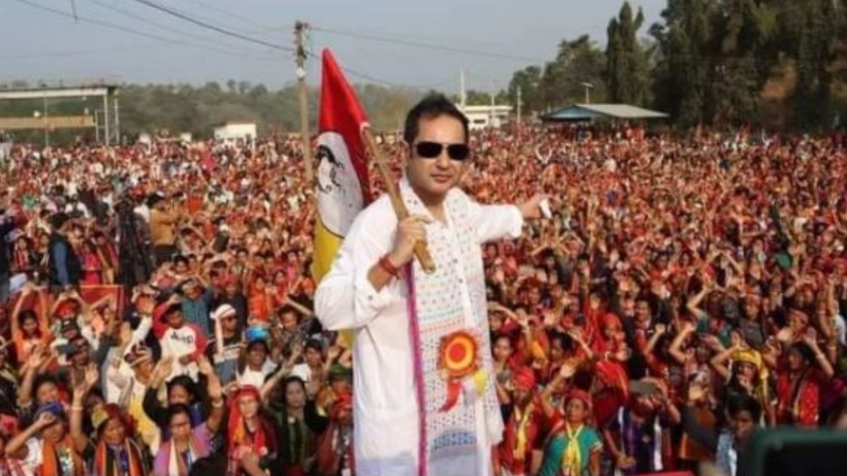 পিকে-সহযোগীর ‘মন্ত্রে’ প্রদ্যোৎকিশোর জনপ্রিয়তার শীর্ষে পিকে-সহযোগীর ‘মন্ত্রে’ প্রদ্যোৎকিশোর জনপ্রিয়তার শীর্ষে