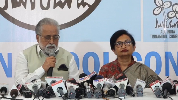 কংগ্রেস ও বিজেপি থেকে সমদূরত্ব তৃণমূলের কংগ্রেস ও বিজেপি থেকে সমদূরত্ব তৃণমূলের