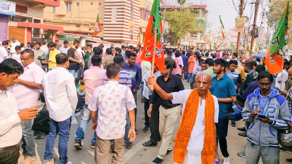 স্বচ্ছ ভাবমূর্তির মানিক সাহাকে বিপ্লব দেবের স্থলাভিষিক্ত
