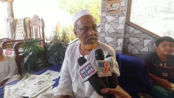 ভাইপো হিসেবেই অভিষেকের পরিচিতি