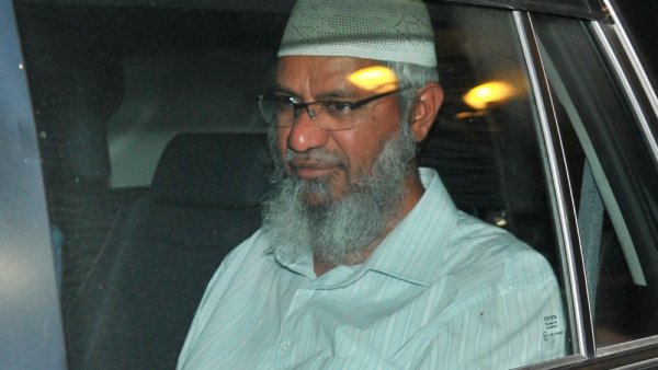  ওমানে দুই অনুষ্ঠান