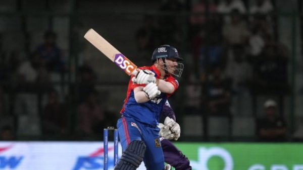 ওয়ার্নারের অর্ধশতরান