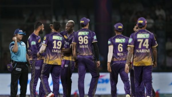 ওভার১৫ - দিল্লি ১০৪ /৪