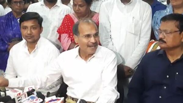 অধীর চৌধুরী অধীর চৌধুরী
