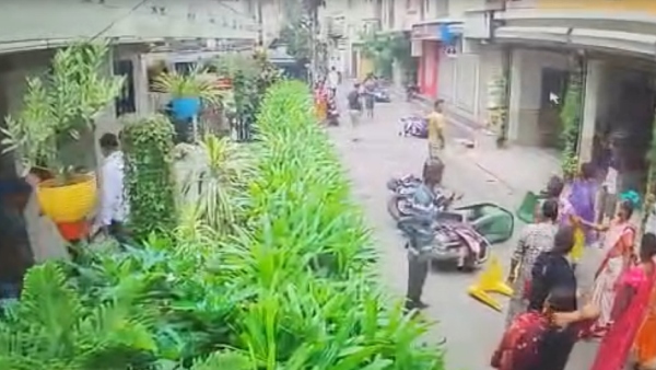 খাস কলকাতায় তৃণমূলের গোষ্ঠী সংঘর্ষের অভিযোগ