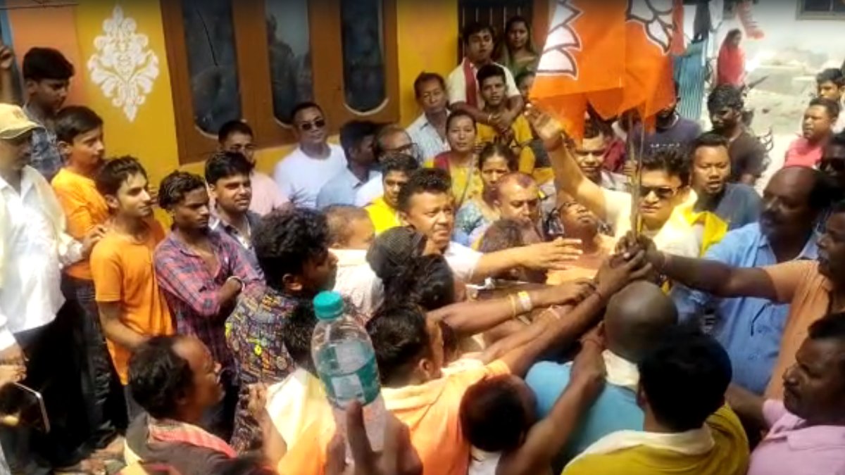 অভিষেকের সভার পরই বিজেপিতে যোগদান অভিষেকের সভার পরই বিজেপিতে যোগদান