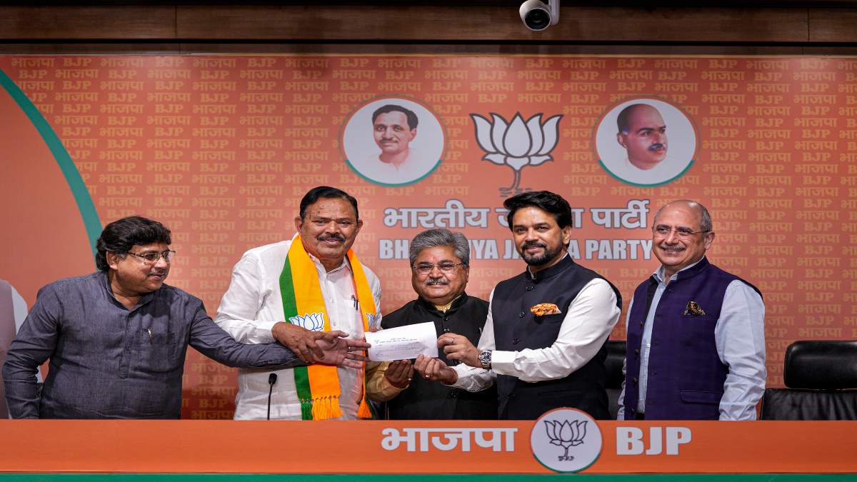 কংগ্রেসকে নিরাশ করে বিজেপিতে যোগ বিধায়কের কংগ্রেসকে নিরাশ করে বিজেপিতে যোগ বিধায়কের