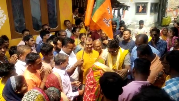 অভিষেকের সভার পরই বিজেপিতে যোগদান অভিষেকের সভার পরই বিজেপিতে যোগদান