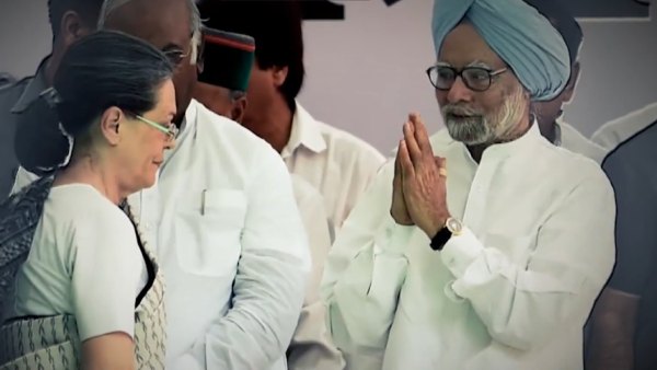 চোখ বন্ধ করে ছিলেন মনমোহন সিং চোখ বন্ধ করে ছিলেন মনমোহন সিং