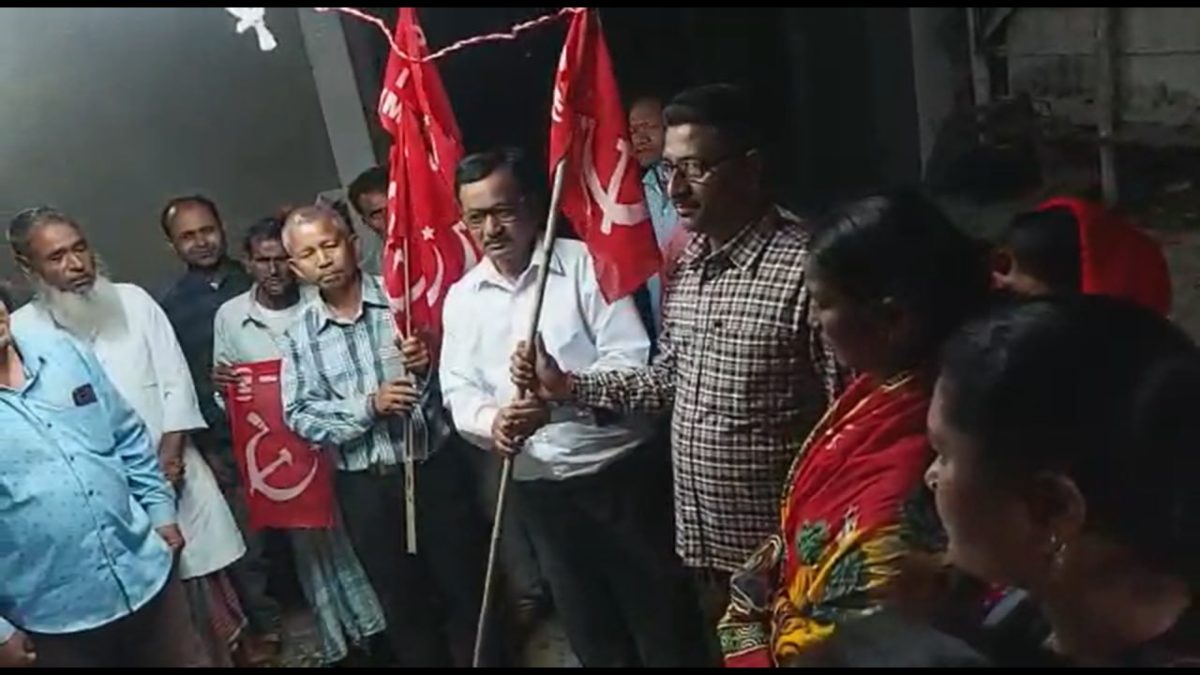 বিজেপি ও তৃণমূলে ভাঙন ধরিয়ে সিপিএমের শক্তিবৃদ্ধি