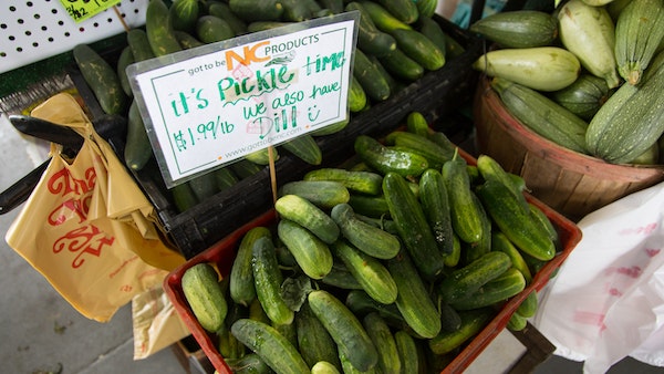 মুখ পরিষ্কার রাখতে শশা লাগান মুখ পরিষ্কার রাখতে শশা লাগান