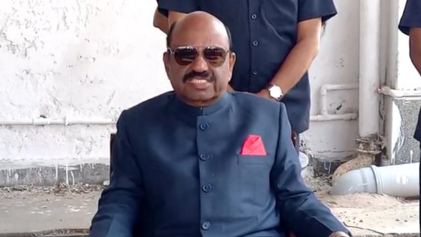 স্থানীয় মানুষের সঙ্গে কথা স্থানীয় মানুষের সঙ্গে কথা