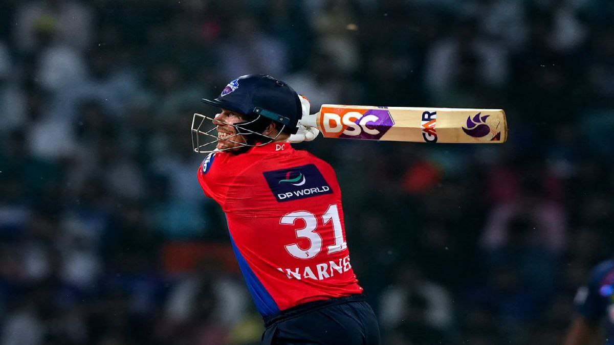 ওয়ার্নারের হাফ সেঞ্চুরি
