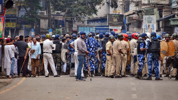 একাধিক রাজ্যে হাই অ্যালার্ট জারি একাধিক রাজ্যে হাই অ্যালার্ট জারি