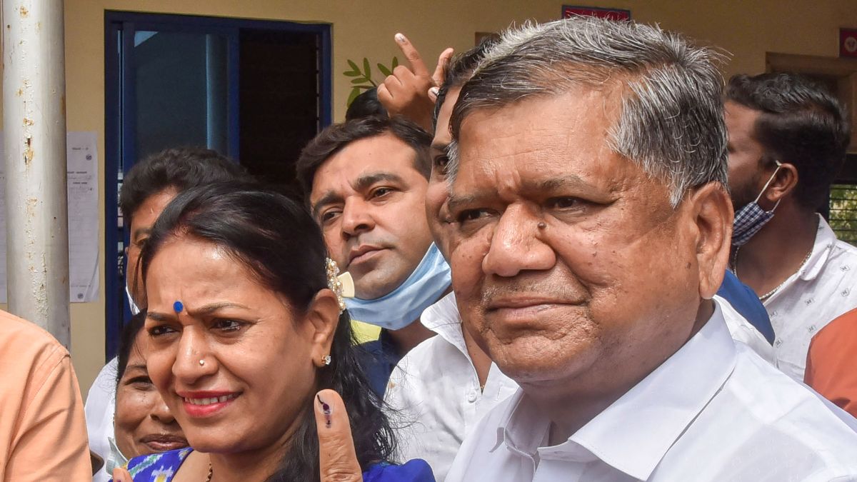 মোদী-শাহের সিদ্ধান্তে বিদ্রোহী প্রাক্তন মুখ্যমন্ত্রী মোদী-শাহের সিদ্ধান্তে বিদ্রোহী প্রাক্তন মুখ্যমন্ত্রী