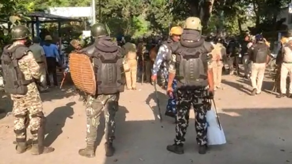 কালিয়াগঞ্জ থানায় ধরিয়ে দেওয়া হল আগুন, 