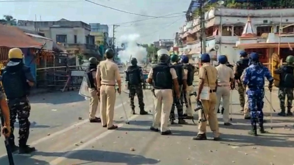 কালিয়াগঞ্জে পুলিশের গুলিতে মৃত্যুর অভিযোগ কালিয়াগঞ্জে পুলিশের গুলিতে মৃত্যুর অভিযোগ