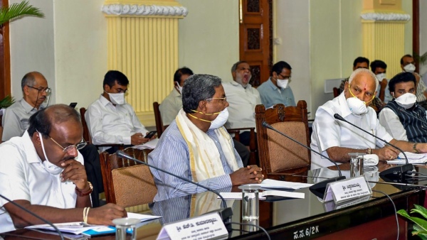 Karnataka Election 2023: কার পাল্লা ভারী কর্নাটকে! বিধানসভা নির্বাচনে কে হবেন ‘ইমপ্যাক্ট প্লেয়ার’ Karnataka Election 2023: কার পাল্লা ভারী কর্নাটকে! বিধানসভা নির্বাচনে কে হবেন ‘ইমপ্যাক্ট প্লেয়ার’