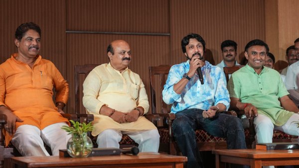 'কোনও রাজনৈতিক দলের সঙ্গে সম্পর্ক নেই' 