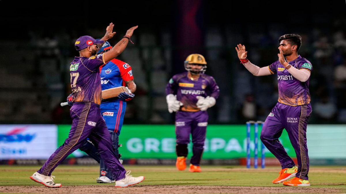 কেকেআর উইকেট দখল