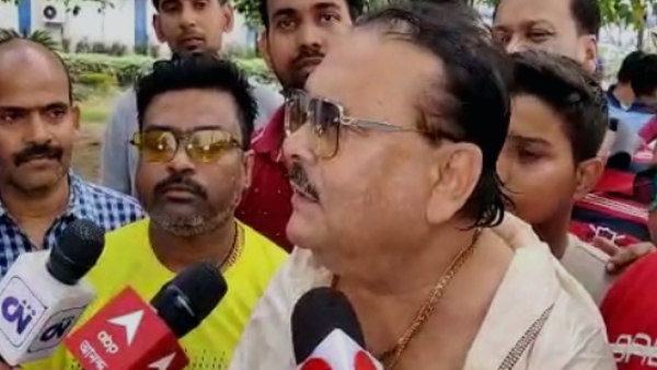 কাকে ইঙ্গিত করে একথা বললেন মদন মিত্র