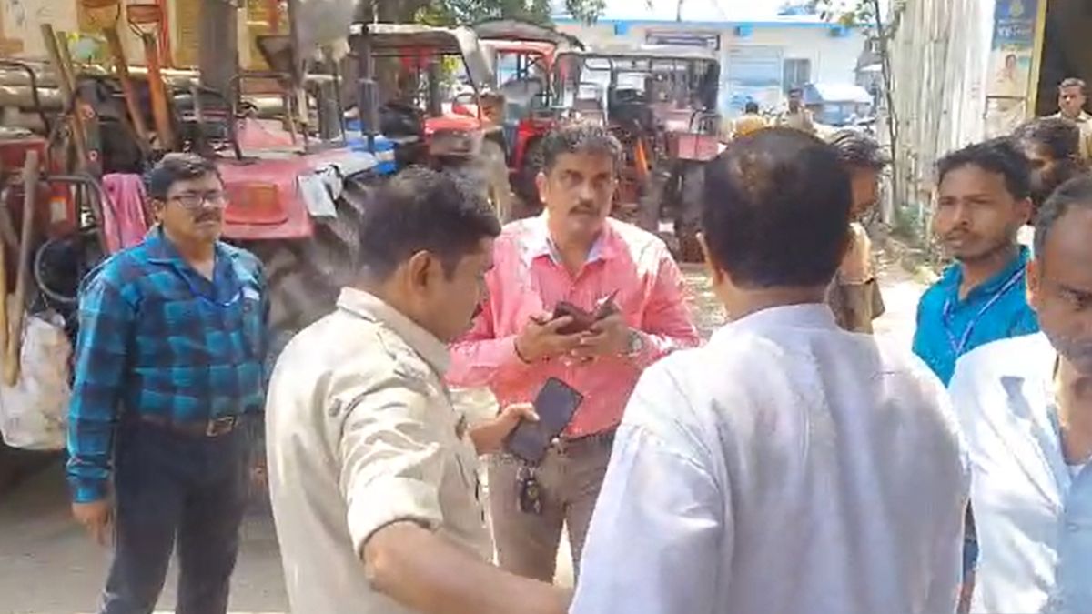 কো-অপারেটিভ ভোট ঘিরে অশান্তি কামারহাটি পুরসভায় কো-অপারেটিভ ভোট ঘিরে অশান্তি কামারহাটি পুরসভায়