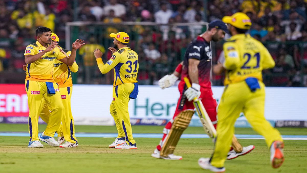 ম্যাক্সওয়েল আউট ম্যাক্সওয়েল আউট