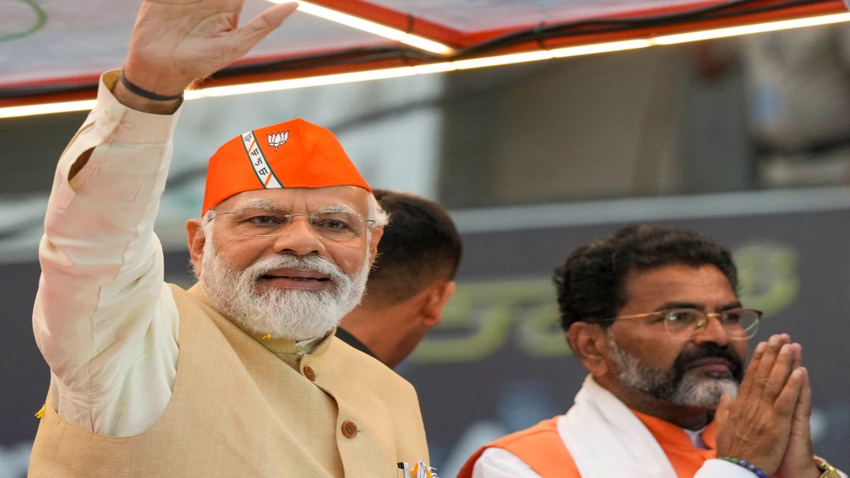 কর্নাটক নির্বাচন জিততে মোদীর মেগো রোড শো কর্নাটক নির্বাচন জিততে মোদীর মেগো রোড শো