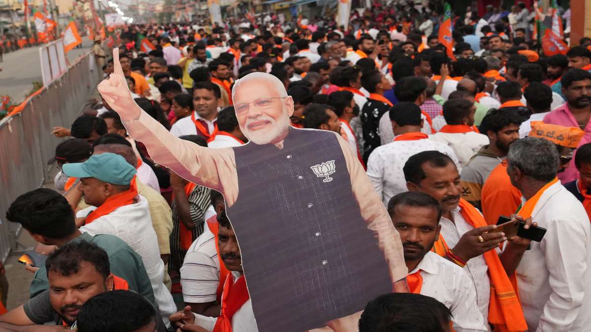 কর্নাটক নির্বাচন জিততে মোদীর মেগো রোড শো কর্নাটক নির্বাচন জিততে মোদীর মেগো রোড শো