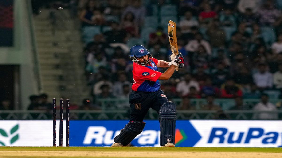 পৃথ্বী আউট