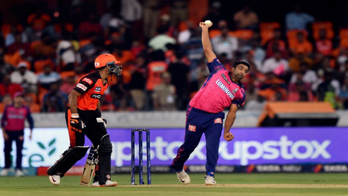 উইকেট পেলেন অশ্বিনও