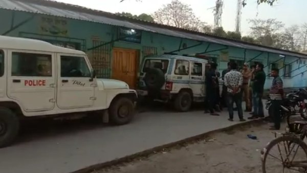 তৃণমূল নেতাকে এলোপাথাড়ি গুলি তৃণমূল নেতাকে এলোপাথাড়ি গুলি