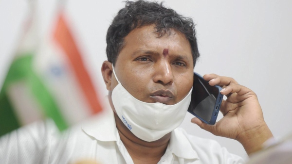 নেত্রীকে বহিষ্কারের পরেই যুব কংগ্রেস সভাপতিকে নোটিশ পুলিশের