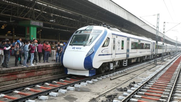 একাধিক বন্দেভারত চলবে একাধিক বন্দেভারত চলবে