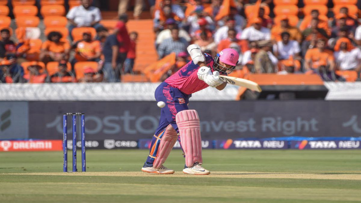 যশস্বীর হাফ সেঞ্চুরি