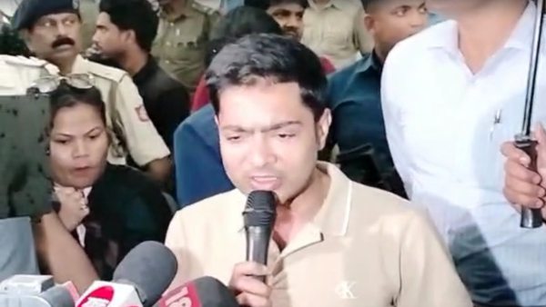 ইডি-সিবিআই জেরা কি এড়ানো গেল না? চাপ বাড়ল অভিষেকের